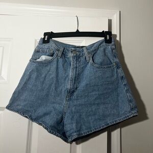 Levi high waisted Cute vintage denim shorts